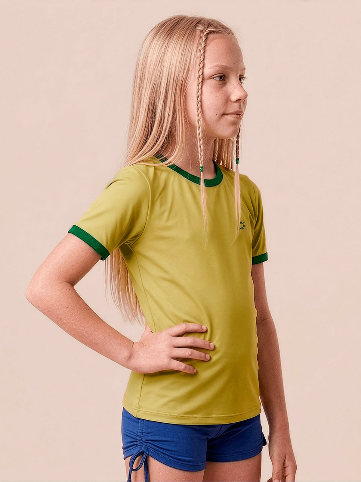 Camiseta UV Infantil com Proteção Solar Bicolor Brasil MC – AMARELO | Copa 2026