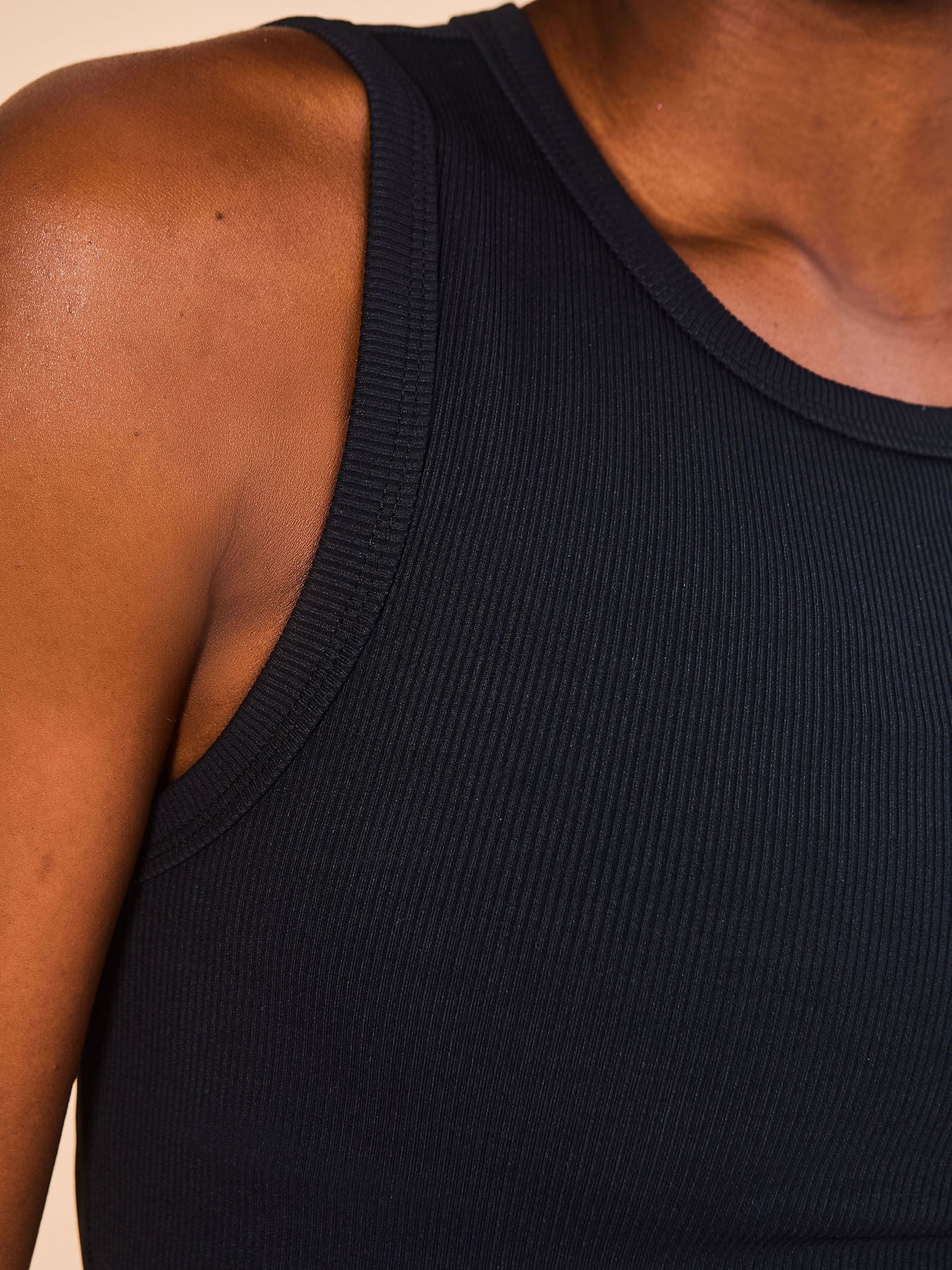 Camisa UV Com Proteção Solar Regata Canelada Fem - PRETO