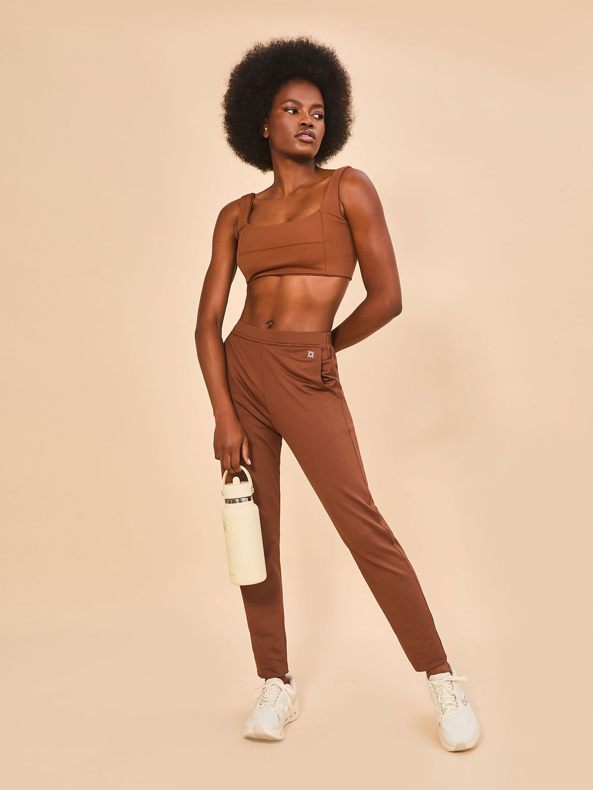 Calça Munique Textura Uv Com Proteção Solar FEM - MARROM