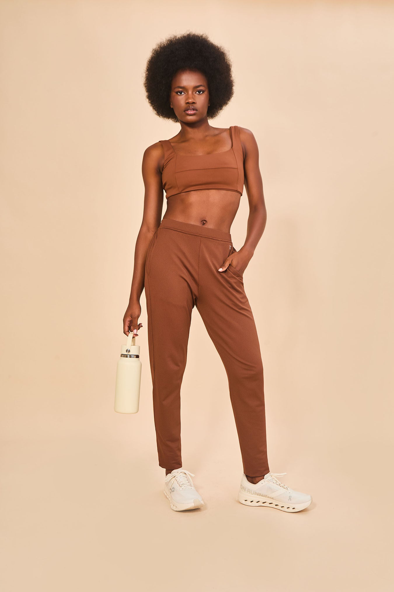 Calça Munique Textura Uv Com Proteção Solar FEM - MARROM