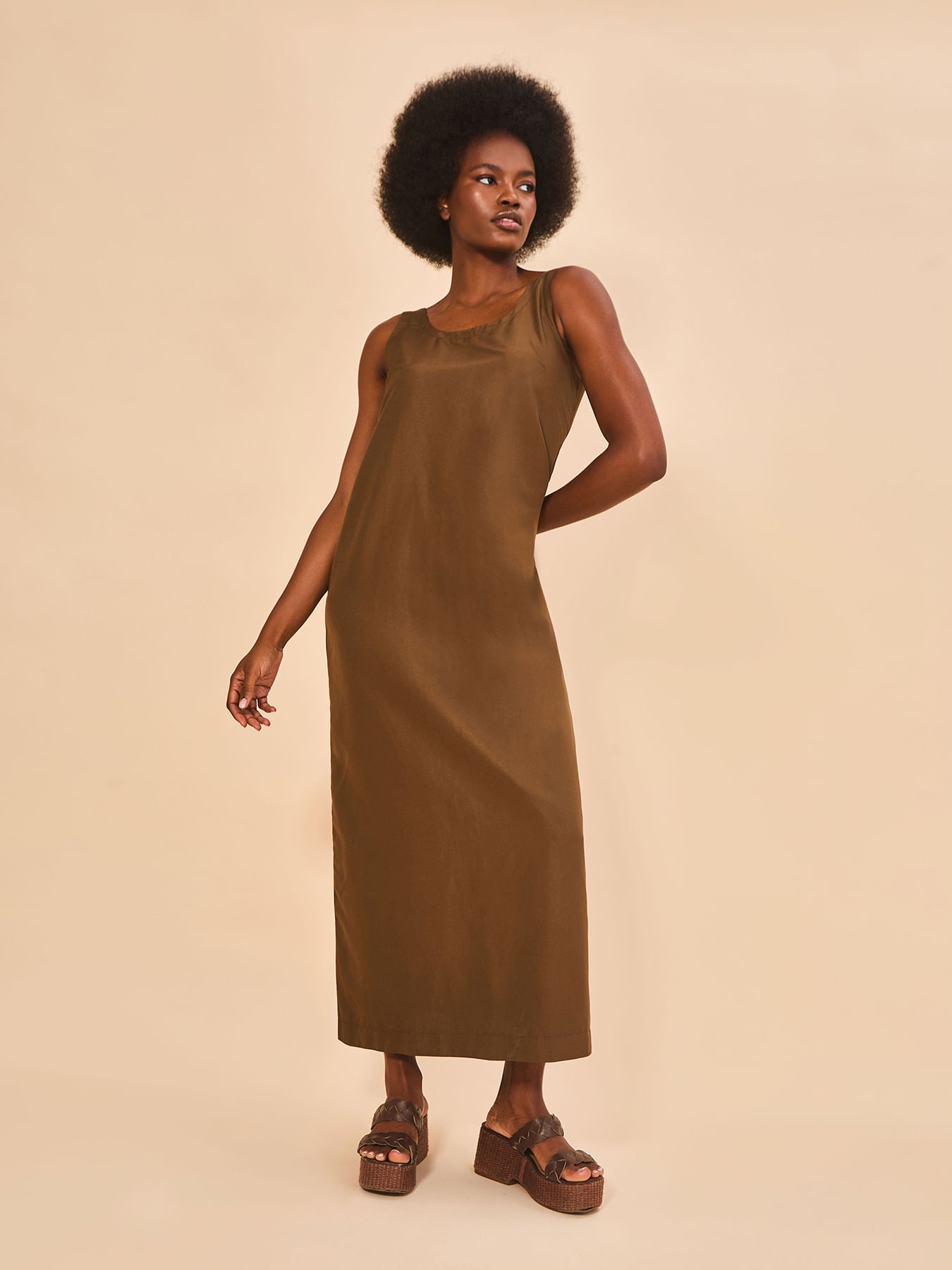 Vestido UV Com Proteção Solar Basic Fem - MARROM