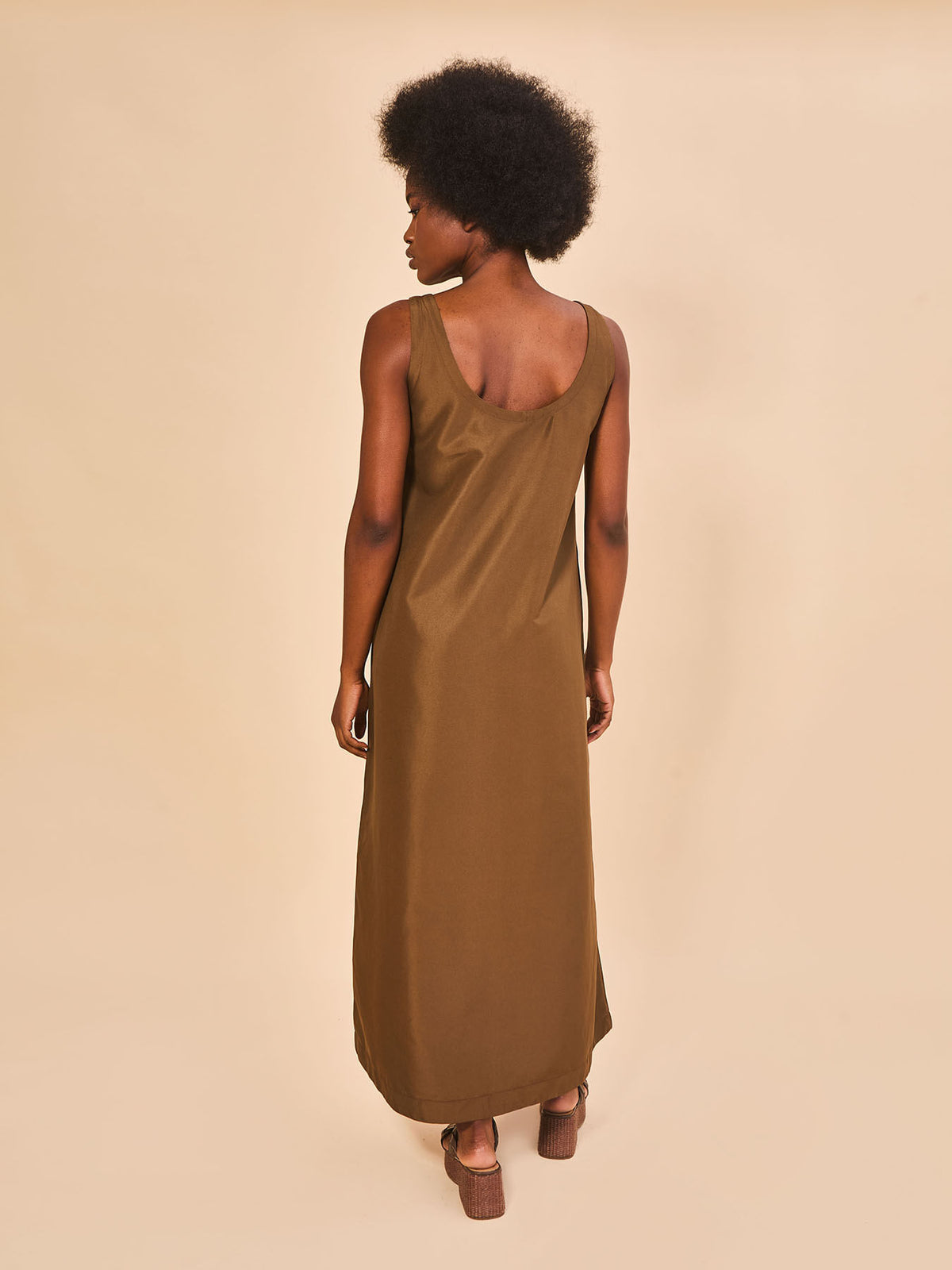 Vestido UV Com Proteção Solar Basic Fem - MARROM