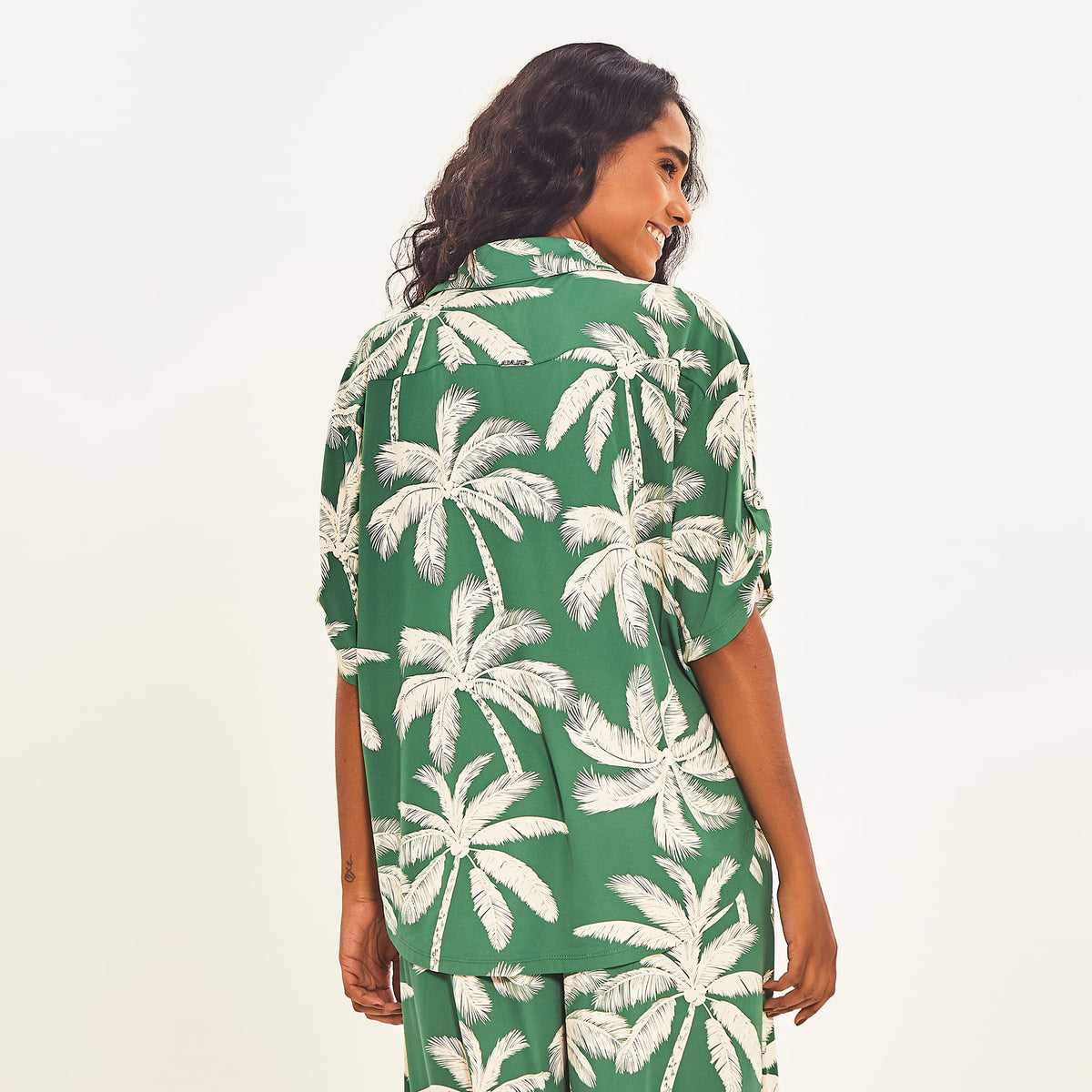 Camisa UV Com Proteção Solar Copa Estampa Coqueiro Verde